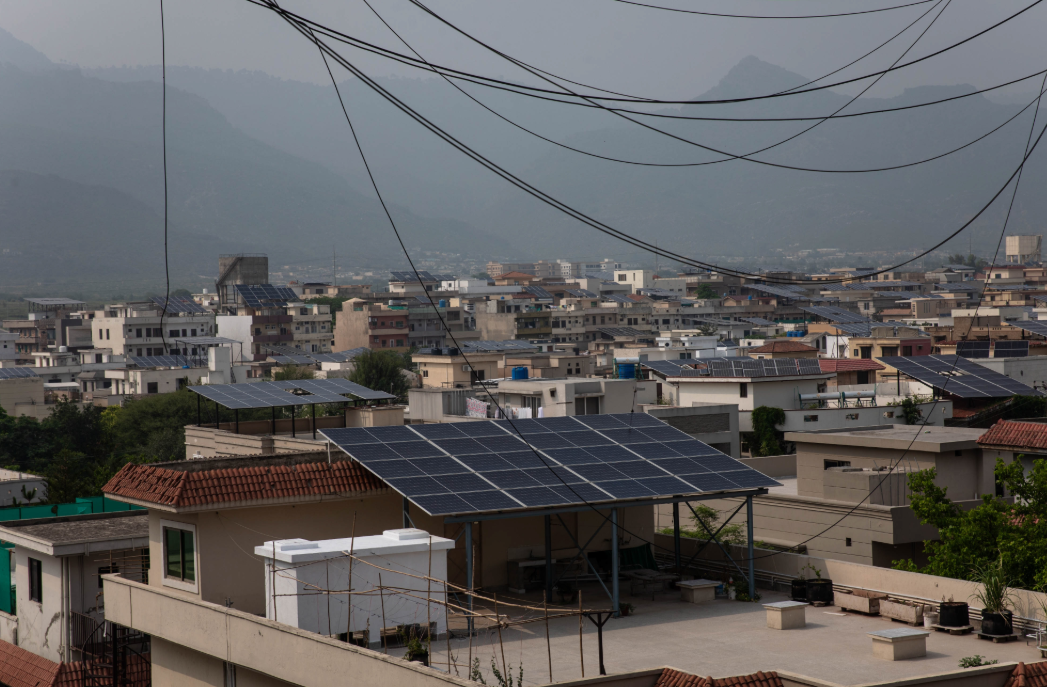 سولر پینل کی قیمت پاکستان میں آج: مکمل اور تازہ ترین تفصیلی رپورٹ