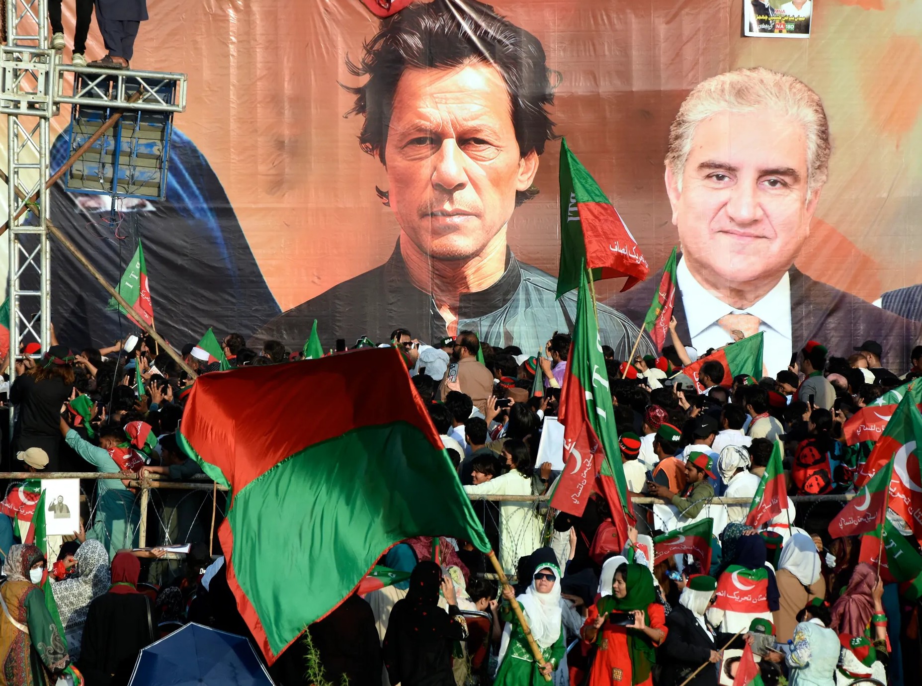 عمران خان نیوز: پاکستان کی موجودہ سیاسی صورتحال، مقدمات اور مستقبل کا لائحہ عمل