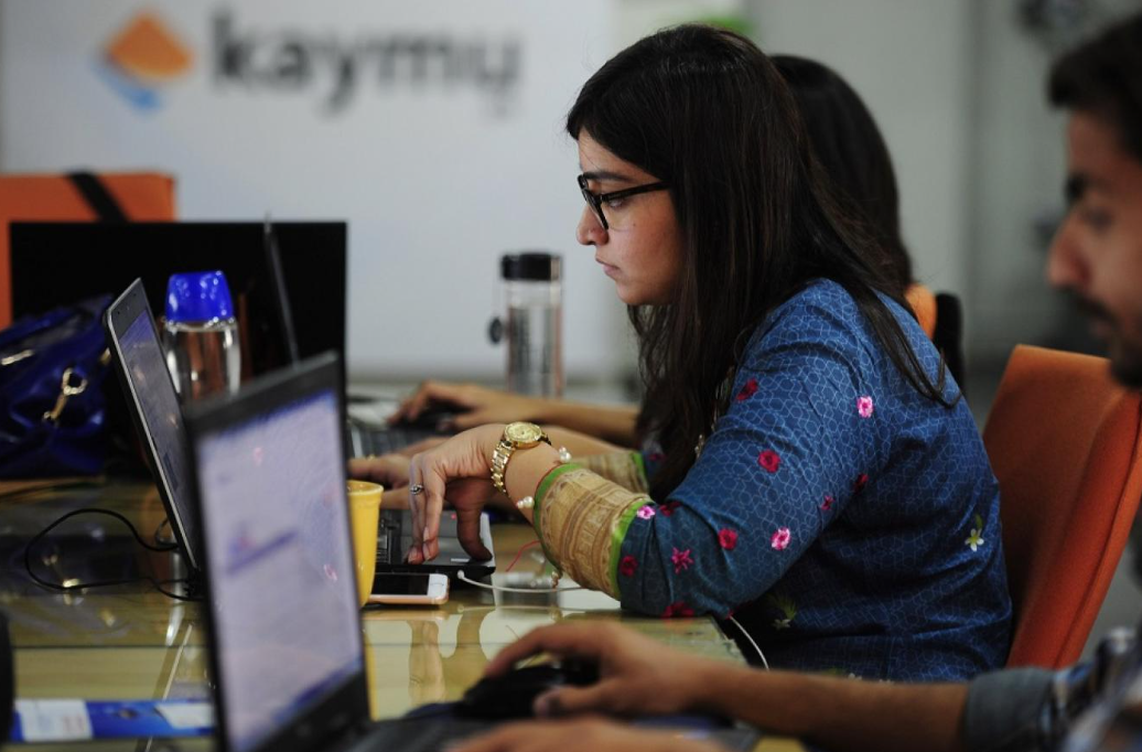 فائور: پاکستان میں فری لانسنگ کا عروج اور اس کے معاشی اثرات