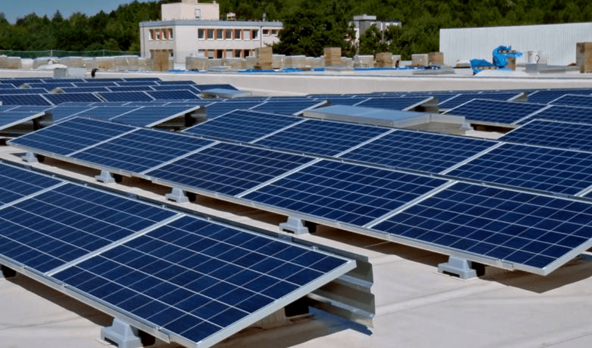 پاکستان میں سولر پینل کی قیمت: حالیہ مارکیٹ رجحانات اور تفصیلی تجزیہ